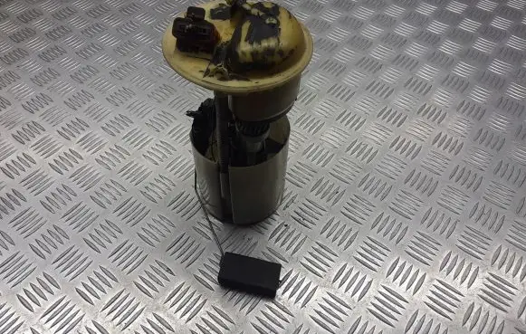 Fiat Panda II Mechanical fuel pump 46798695