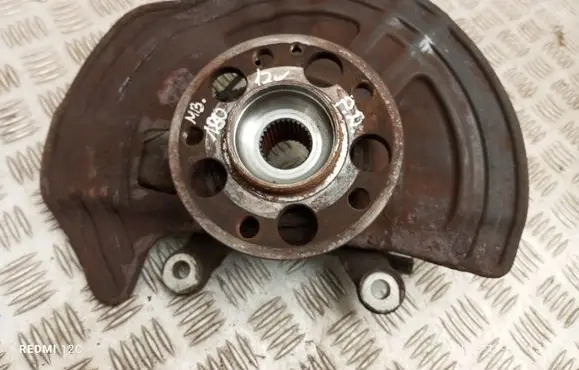 Mercedes-Benz B W246 W242 Front wheel hub