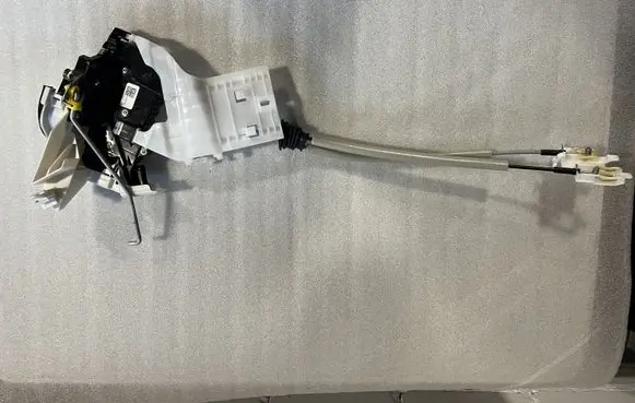 Hyundai Santa Fe Rear door lock 81410S1030
