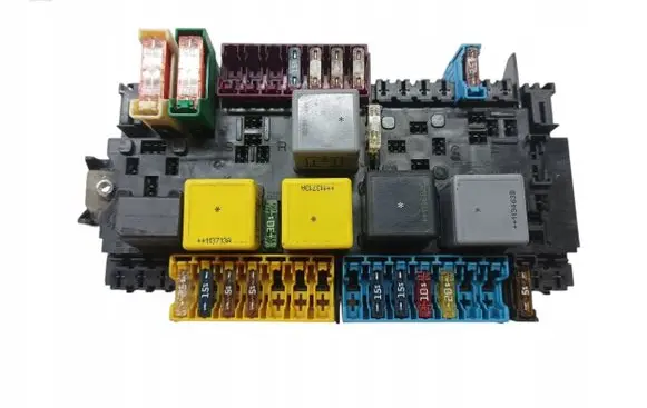Mercedes-Benz B W246 W242 Fuse box set A2469060093