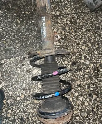 Toyota Avensis T250 Front shock absorber/damper