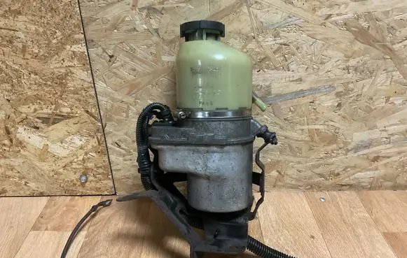 Opel Zafira A Power steering pump 10400850030940 PA66
