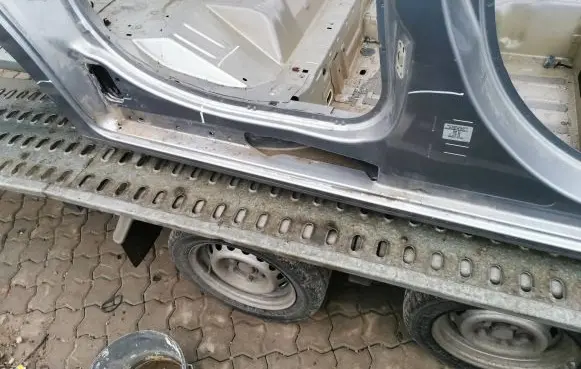 Opel Combo E Side car body part 