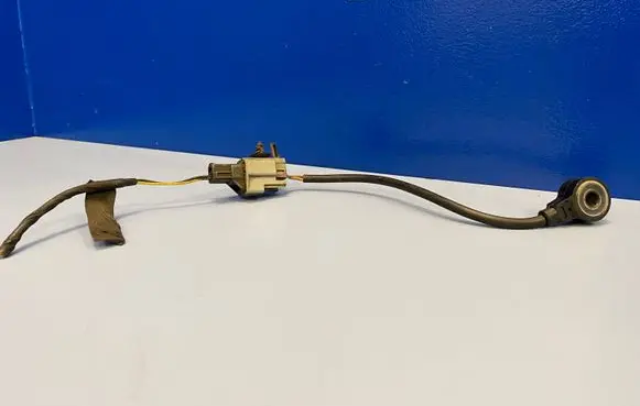 Ford Focus C-MAX Detonation knock sensor 1S7A12A699BA 1072085C