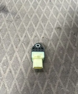 Toyota RAV 4 (XA30) Airbag deployment crash/impact sensor 8983142010
