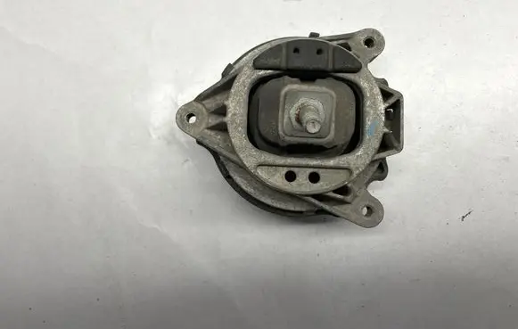 BMW 1 F20 F21 Engine mount bracket 6855456 685545602
