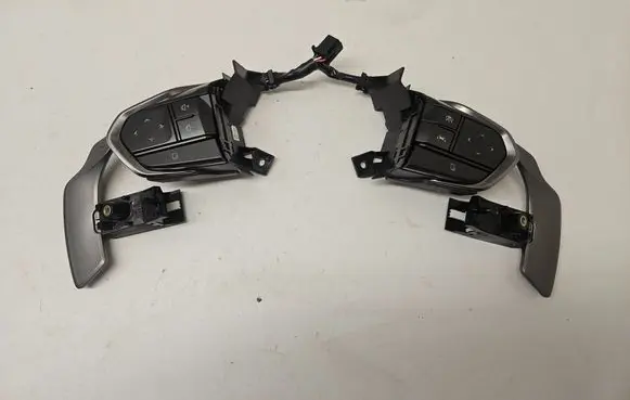 Lexus RX 450H Steering wheel buttons/switches 842500E680 8425048560