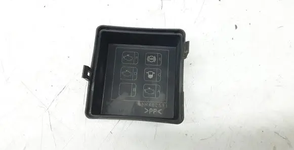 Mitsubishi Pajero Fuse box cover MR482591