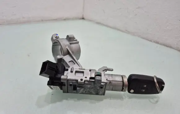 Opel Astra J Ignition lock 22762556