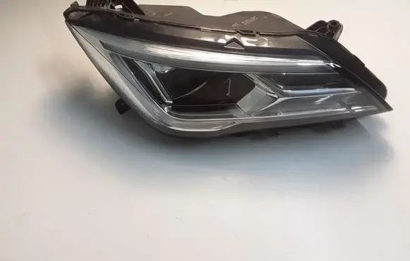 MG MG5 II Headlight/headlamp 10751568