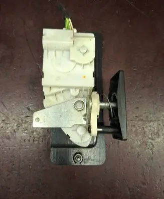 Peugeot 607 Tailgate/trunk/boot lock/catch/latch