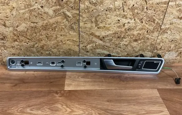 Volkswagen Touareg II Rear door interior handle 7P6867419 13007900
