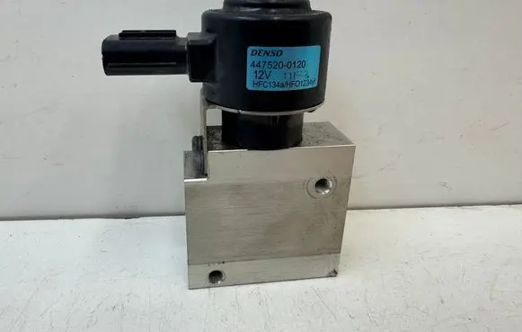 Lexus RX V Air conditioning (A/C) expansion valve 4475200120
