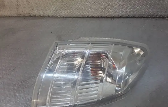 Nissan X-Trail T30 Front indicator light 