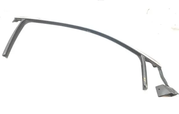 Fiat 500E Front door glass trim molding 33200306900D 52192759