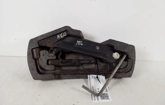 Toyota Aygo AB10 Tool set 09126-0H010