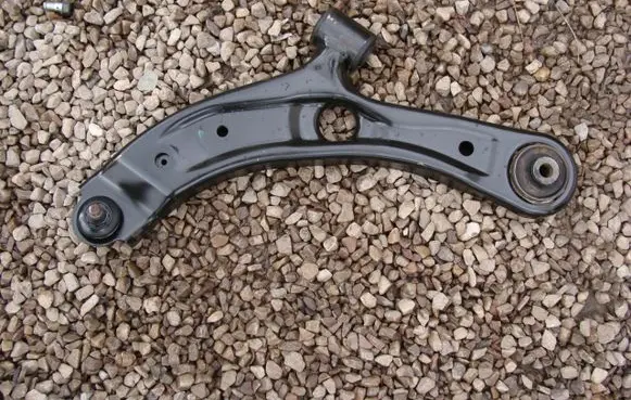 Suzuki Swift II Front control arm