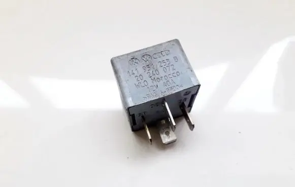 Volkswagen Golf IV Other relay 141951253b 20240072