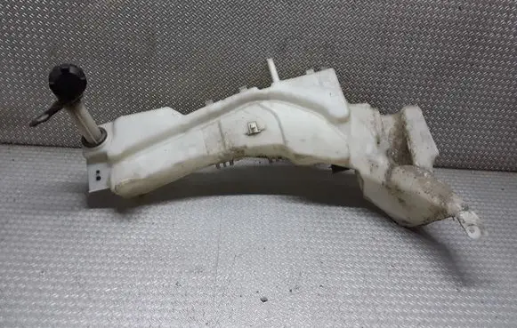 Ford Focus C-MAX Windshield washer fluid reservoir/tank