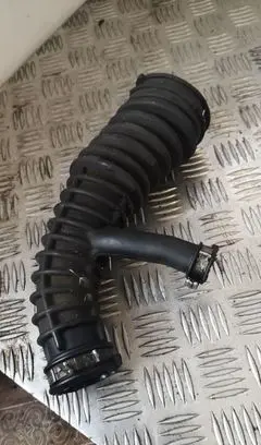 Ford Mondeo Mk III Air intake hose/pipe