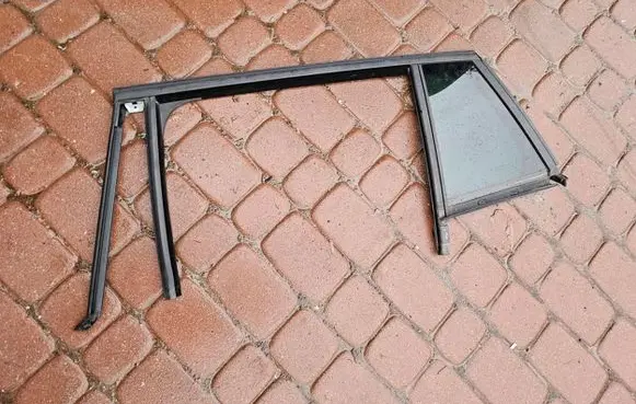 Opel Astra K Front triangle window/glass 31TYS