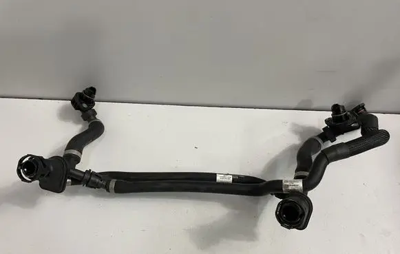 BMW 7 F01 F02 F03 F04 Engine coolant pipe/hose 8647299