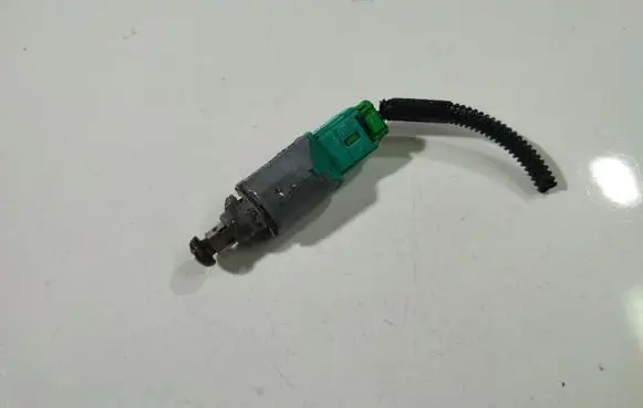 Renault Scenic II - Grand scenic II Brake pedal sensor switch 
