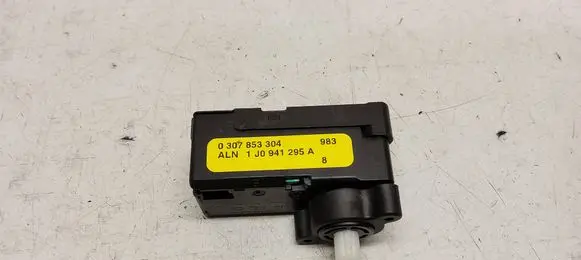 Volkswagen Transporter - Caravelle T5 Headlight level adjustment motor 1J0941295A 0307853304