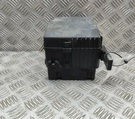 Mitsubishi L200 Fuse module 8565A368