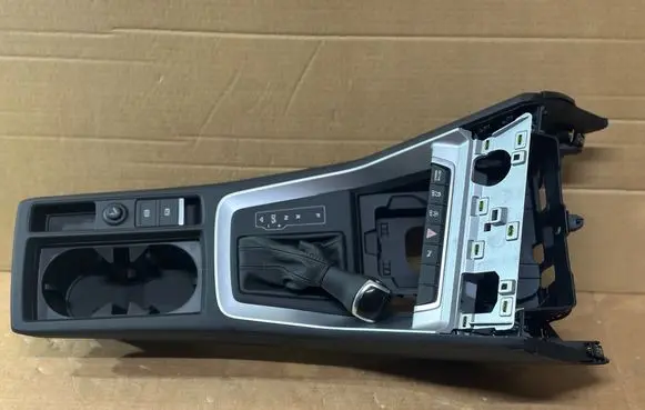 Audi Q3 F3 Other center console (tunnel) element 83B857925A