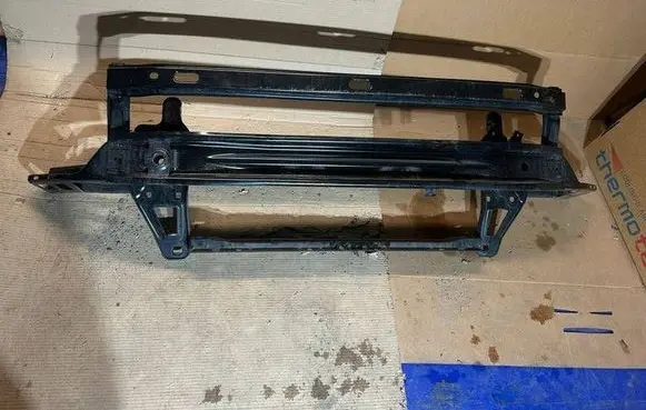 Volkswagen Crafter Radiator support slam panel