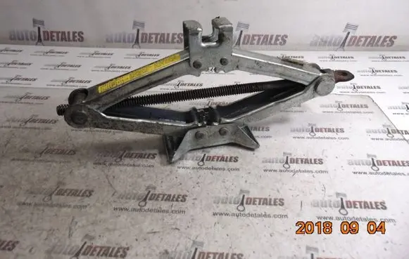 Toyota Corolla Verso E121 Lift Jack 0911120110