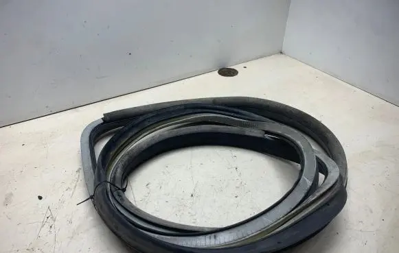 Seat Toledo II (1M) Rubber seal front door (on door) 