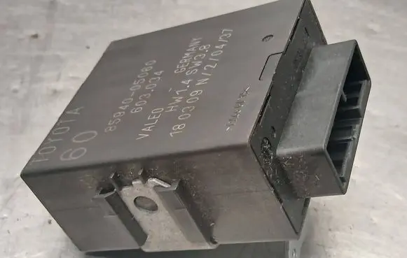 Toyota Avensis T270 Window wiper relay 603034 8594005060