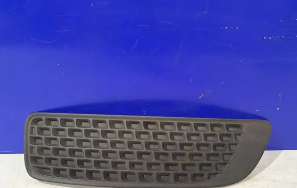 Volvo V70 Front grill 30678635