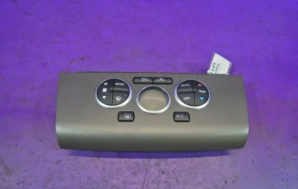 Nissan Tiida C11 Climate control unit 