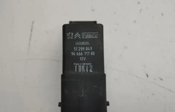Glow plug pre-heat relay