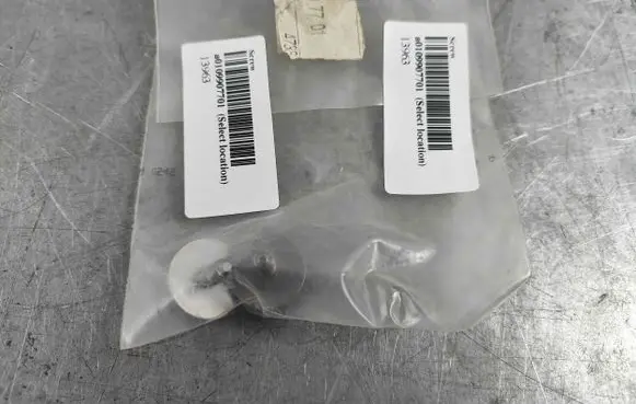 Mercedes-Benz S W222 Nuts/bolts a0109907701