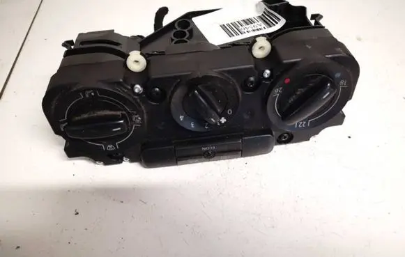 Volkswagen Touran I Climate control unit