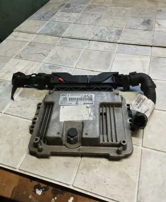 Alfa Romeo 159 Engine control unit/module 0281013137 51812913