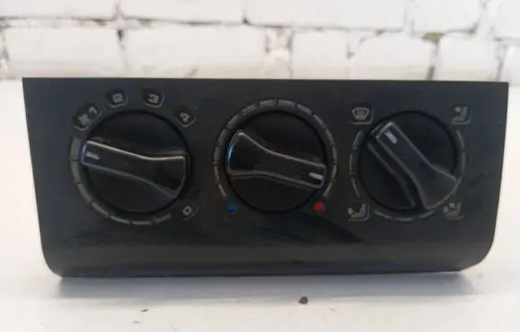 Volkswagen PASSAT B4 Climate control unit 357819045A 357820045