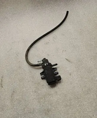 Audi A4 S4 B5 8D Turbo solenoid valve