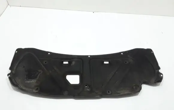 Engine bonnet/hood sound/heat insulation