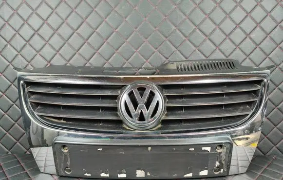 Volkswagen Eos Front bumper upper radiator grill 1Q0853651K
