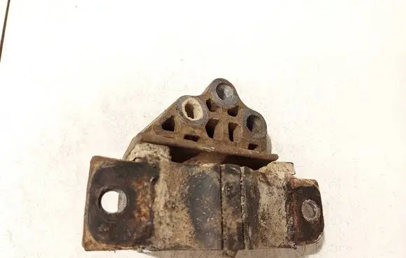 Fiat Doblo Engine mount bracket 