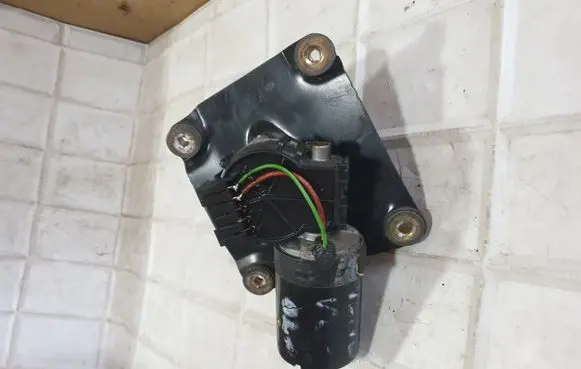 Volvo S40, V40 Wiper motor 0390241170