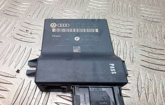 Audi A8 S8 D3 4E Gateway control module 4E0907468H