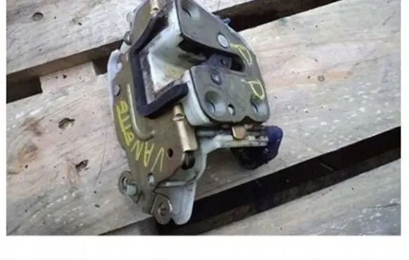 Nissan Vanette Front door lock
