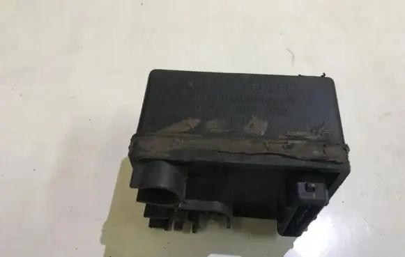 Peugeot 206 Glow plug pre-heat relay 0281003009
