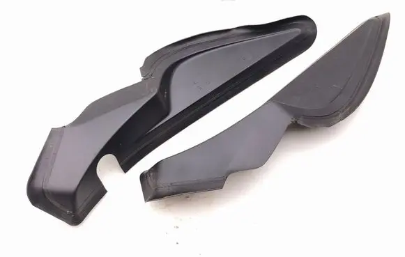 Rear/tail light trim molding